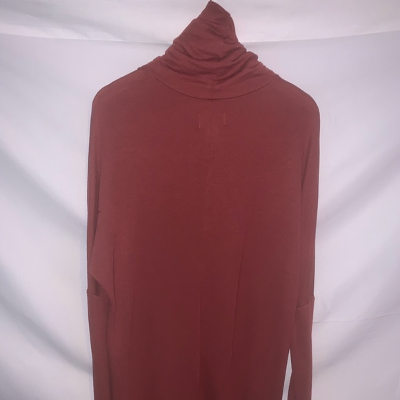 Rust Clay High-Low Turtleneck - Picture 2 of 2